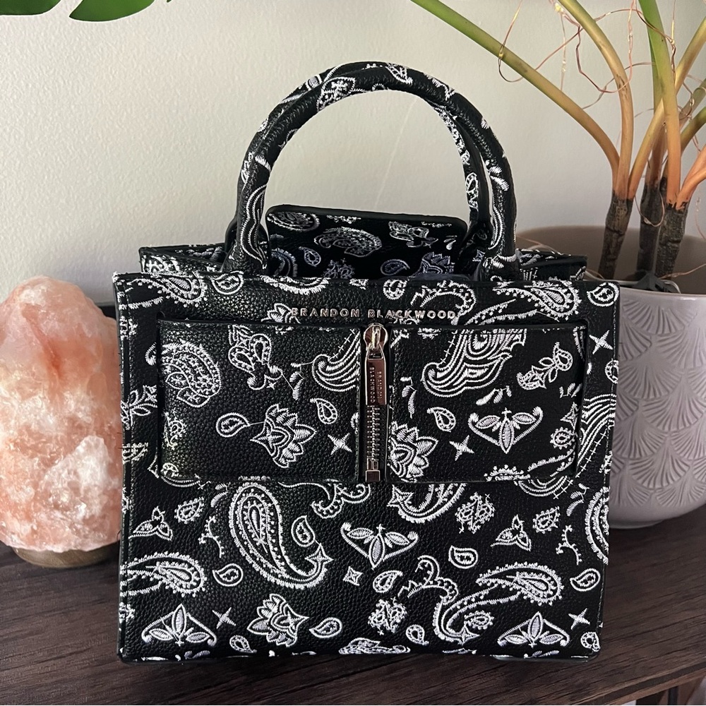 MEDIUM KUEI | VEGAN LEATHER Black Bandana Embroidered